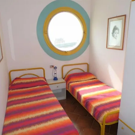 דירה Beachside With Terrace ביביונה