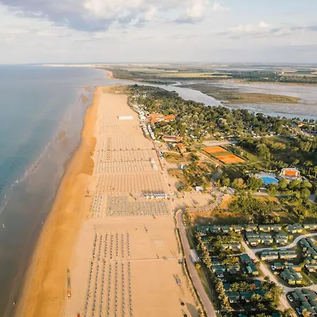 דירה Beachside With Terrace ביביונה